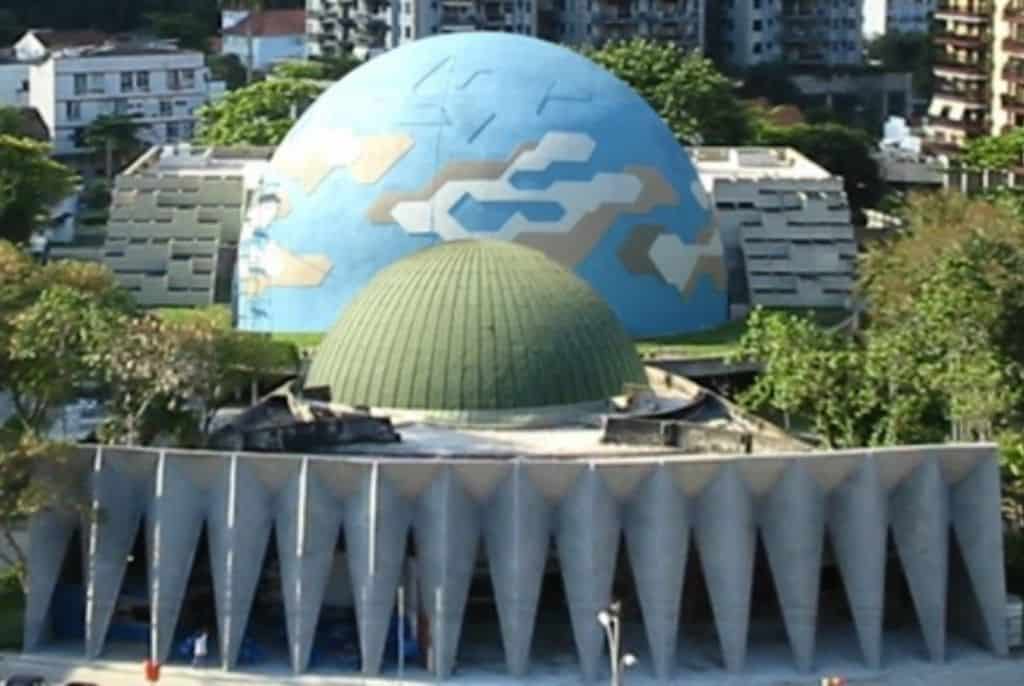 Pra-todos-verem:Museu-do-Universo-Planetario-do-Rio-de-Janeiro-RJ