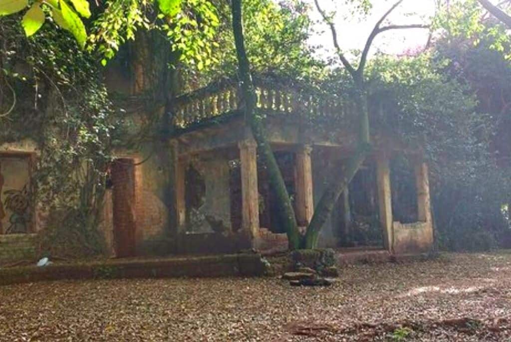 #Pra-todos-verem:Ruinas-do-Hotel-Radiun-Pontos-turisticos-de-Araxa-MG