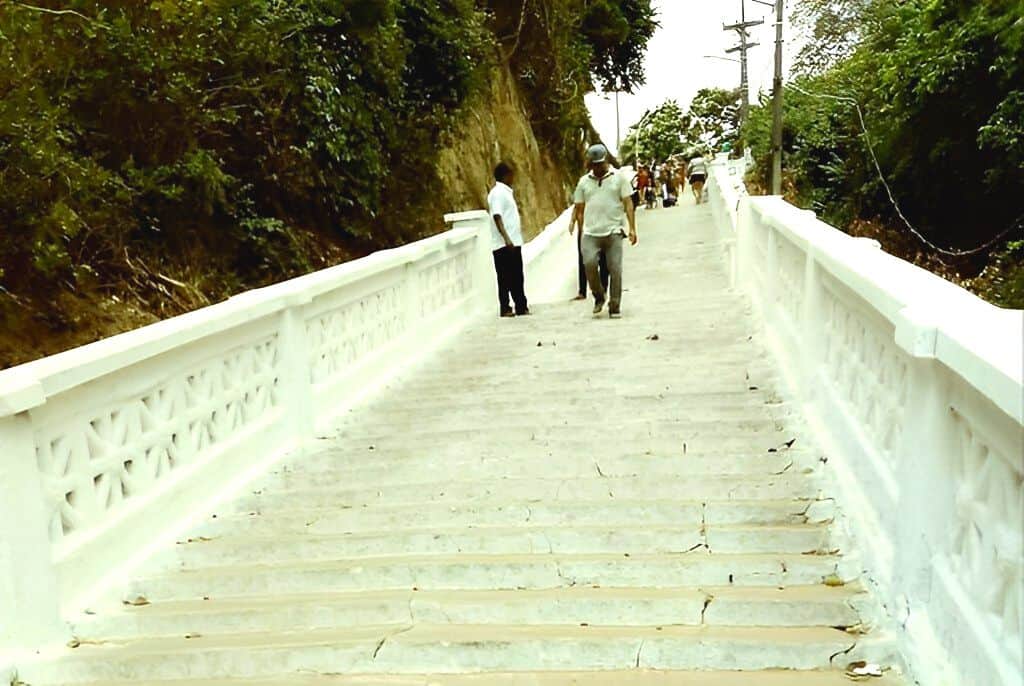 Pra-todos-verem:Escadaria-da-praia-da-Penha-Joao-Pessoa-PB