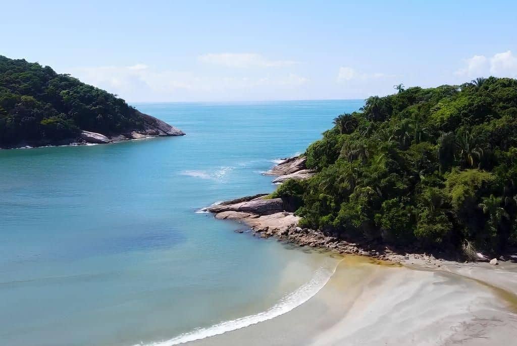 Praia-de-Pernambuco-Guaruja-SP